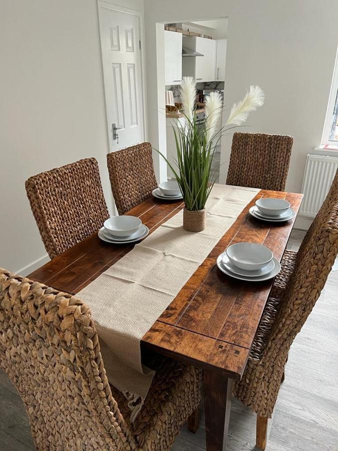 Rydal House 2 Bedroom House With Upstairs Bathroom ニュートン・ル・ウィローズ エクステリア 写真