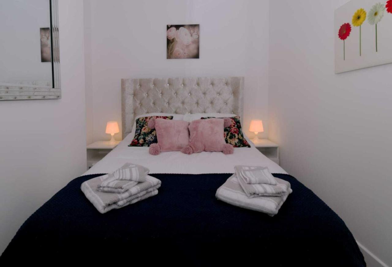 Rydal House 2 Bedroom House With Upstairs Bathroom ニュートン・ル・ウィローズ エクステリア 写真