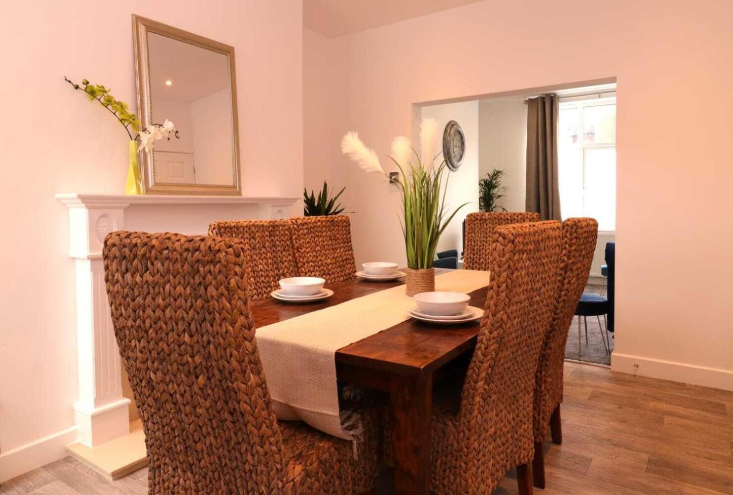 Rydal House 2 Bedroom House With Upstairs Bathroom ニュートン・ル・ウィローズ 部屋 写真