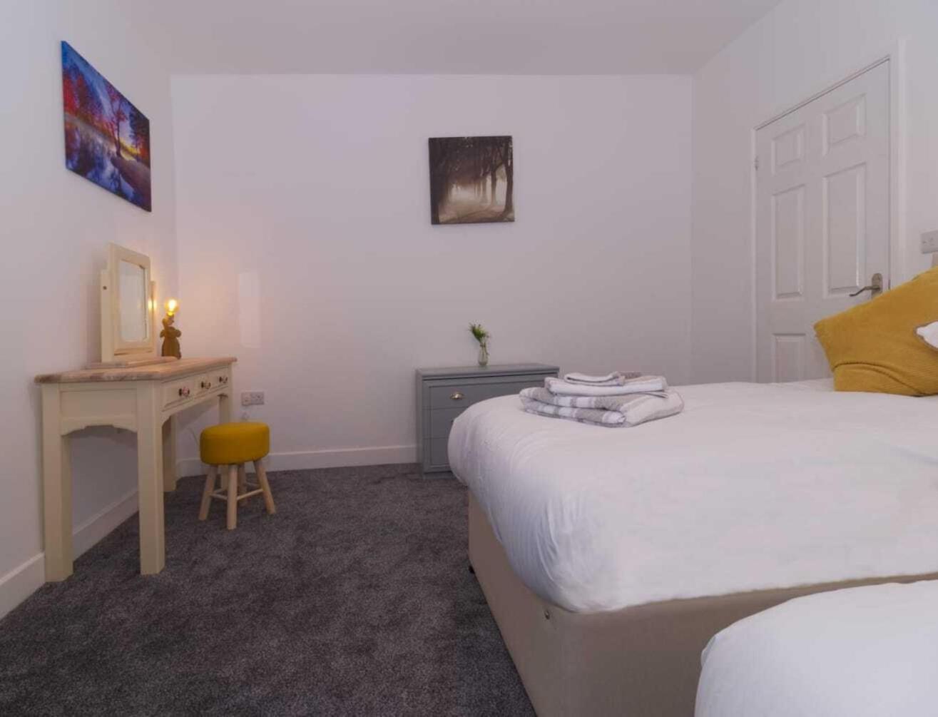 Rydal House 2 Bedroom House With Upstairs Bathroom ニュートン・ル・ウィローズ 部屋 写真